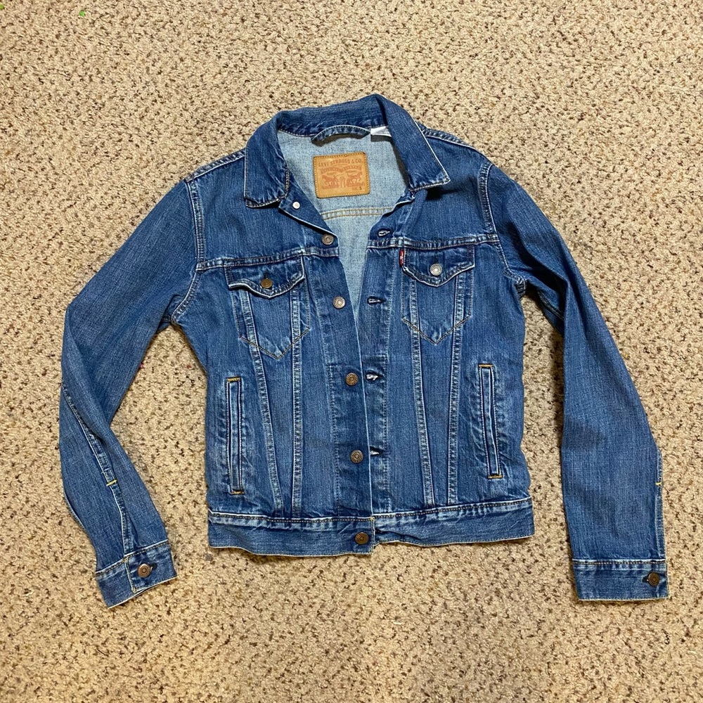 LEVI’S denim jacket size small